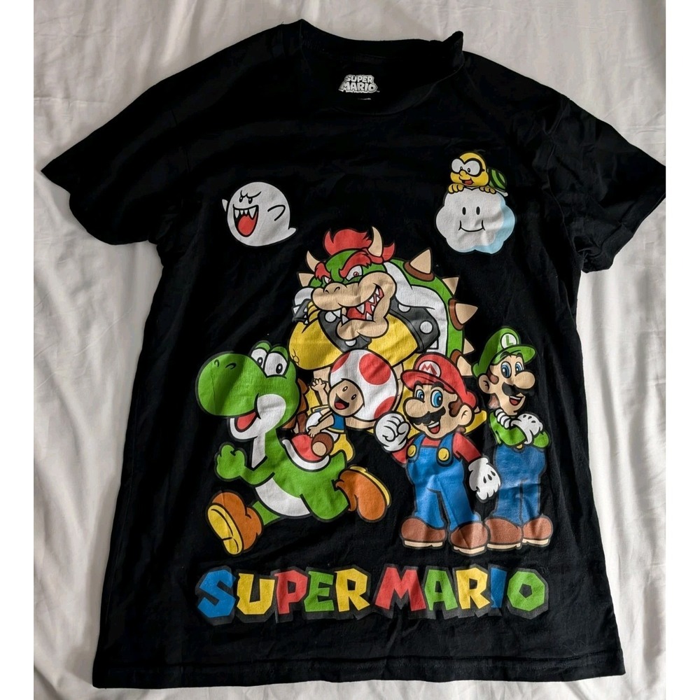 Super Marioโ Bros Mens Medium Black Short Sleeve Cotton Graphic T-Shirt